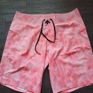 Current state board short 9"